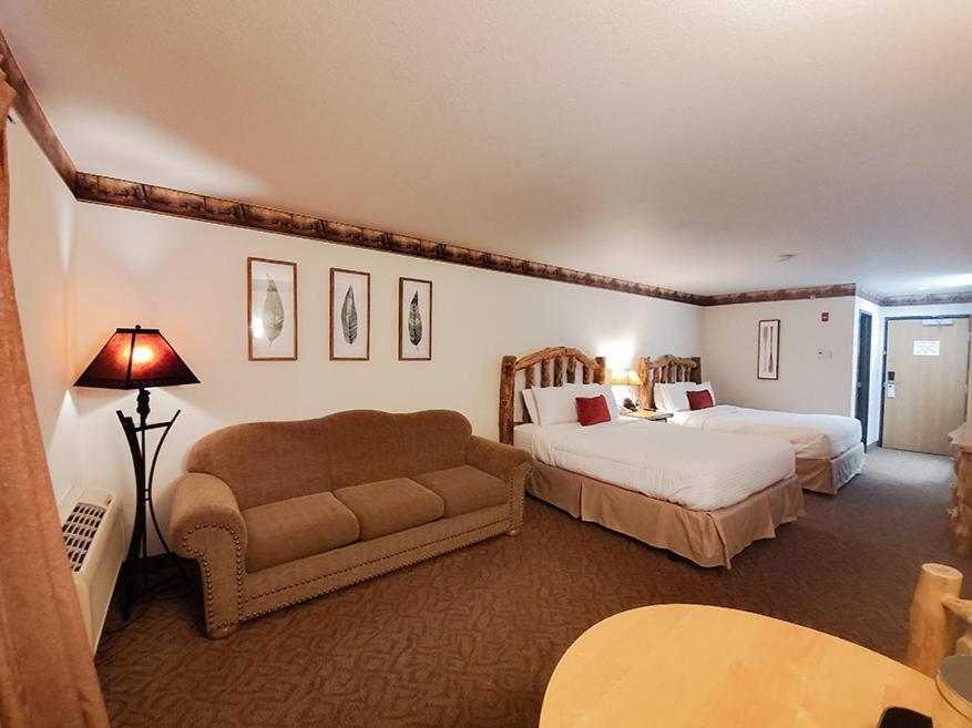 Grand Bear Resort At Starved Rock Utica Exterior photo