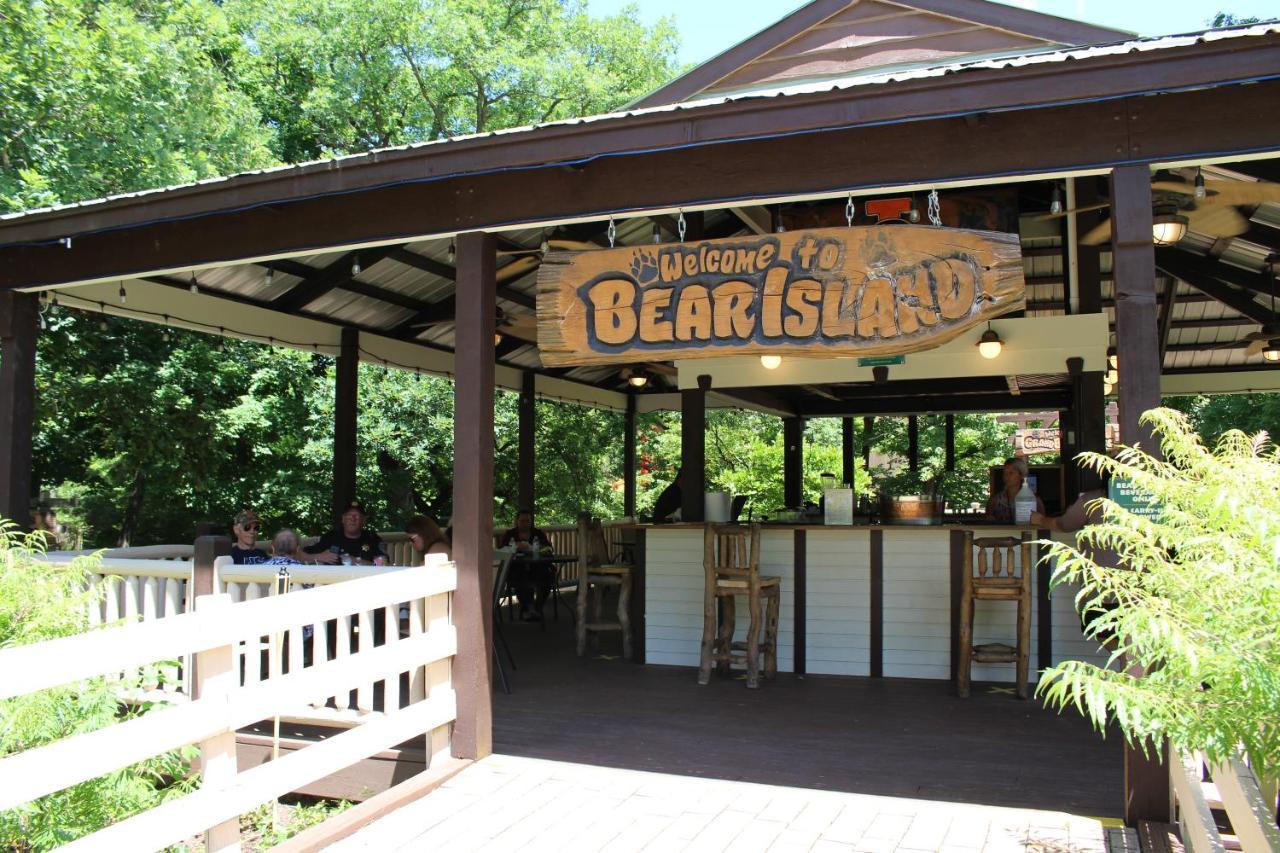 Grand Bear Resort At Starved Rock Utica Exterior photo